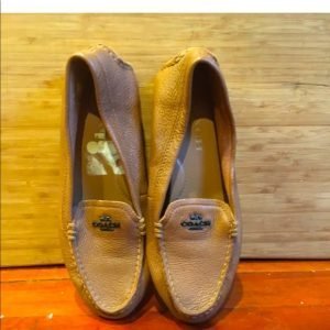 Women's Coach Leather Loafers Size 6 Style Mary