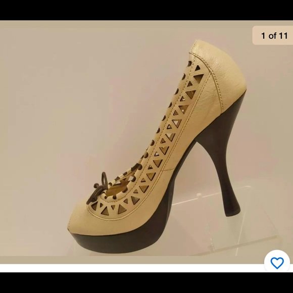 Michael Kors Womens Peep Toe Beige Leather Pumps
