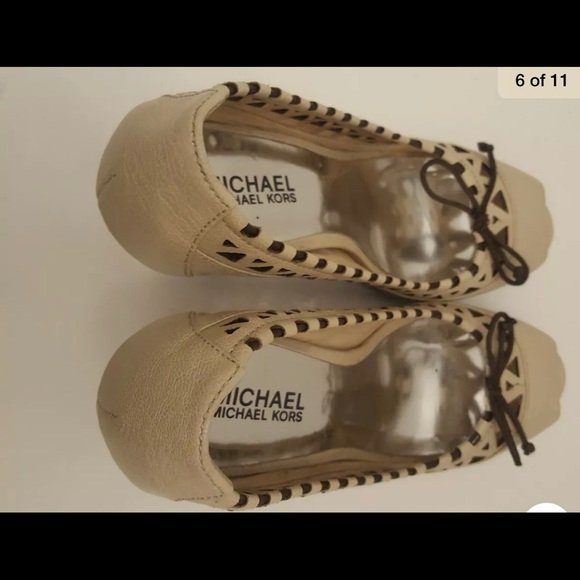 Michael Kors Womens Peep Toe Beige Leather Pumps - Image 10