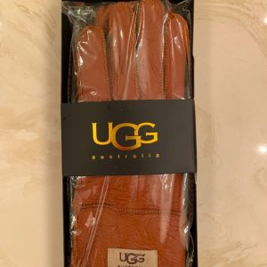 NW UGG Australia Women's Shearling Small