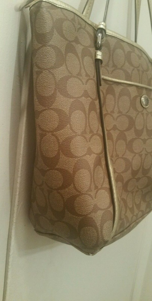 Coach handbag - Image 4