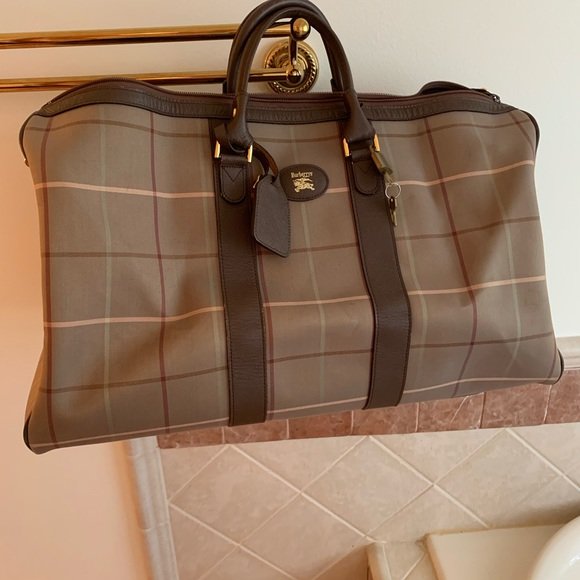 Authentic Burberrys Check Boston Medium duffle